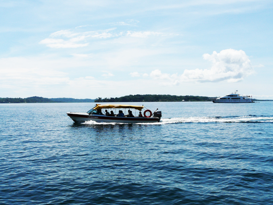 Water taxi on its way to Almirante.