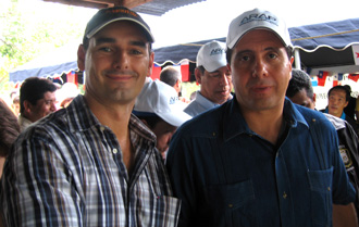 A Sunset Point Director, Mathew Whant, meets Panamanian President Martin Torrijos.